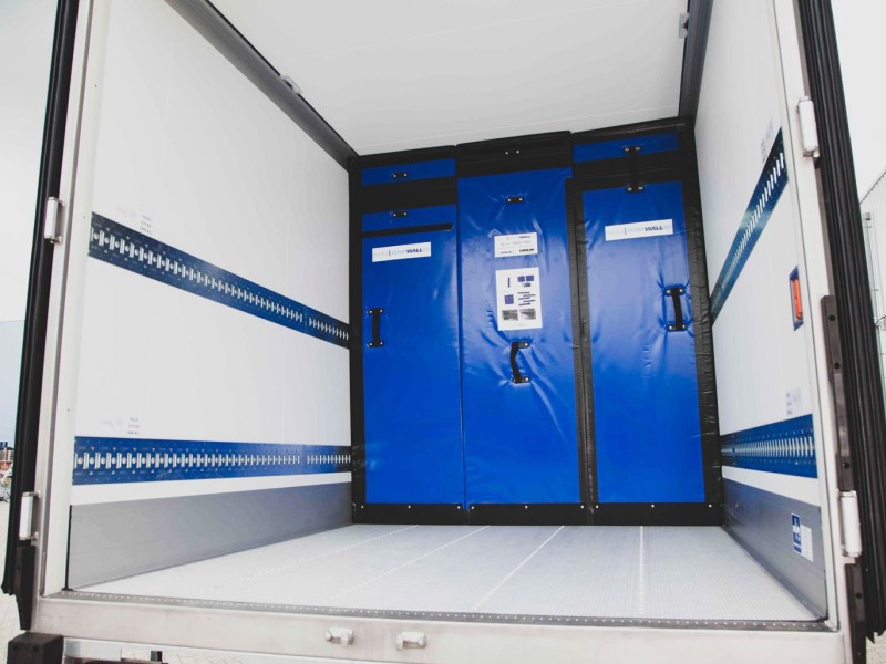Cool53 6Fold placed inside a refrigerated trailer with optimal closure