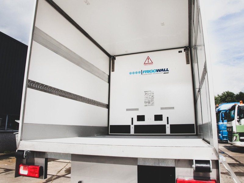 IsoLok Frigo58 SmartLift 1D fitted inside refrigerated trailer